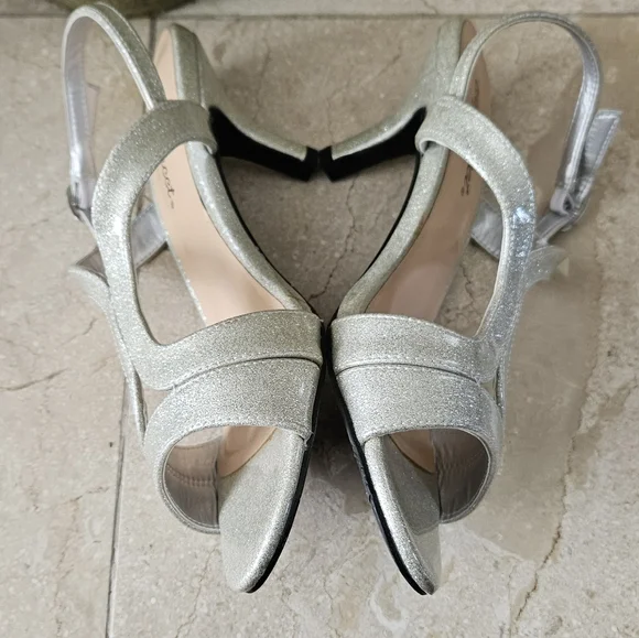 Easy Street Sandals - Picture 4 of 7